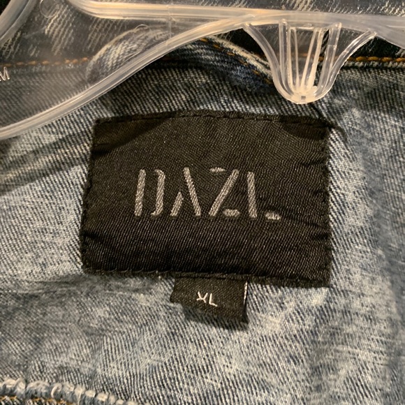 DAZL Jean Jacket - Picture 6 of 10